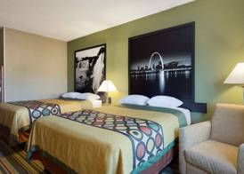Super 8 by Wyndham Lees Summit 4