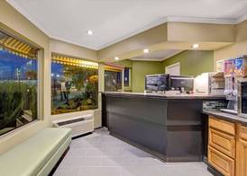 Super 8 by Wyndham Santa Cruz Beach 2
