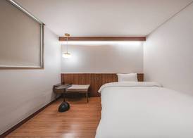 Gyeongju Hotel Gonggan 3