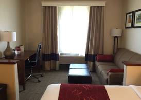 Comfort Suites Near Six Flags Magic Mountain 5