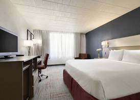 Ramada by Wyndham Beaver Falls 4