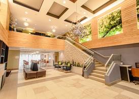 Days Inn & Suites by Wyndham Fort Myers Near JetBlue Park 2