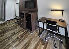 Quality Inn & Suites Columbia Harbison 4