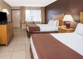 Travelodge by Wyndham Deltona 5