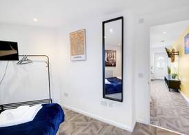 Apartment King House Hayes 5