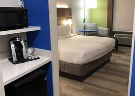 Holiday Inn Express & Suites PINEVILLE-ALEXANDRIA AREA by IHG 5