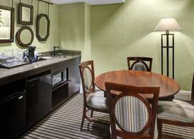 Holiday Inn Express & Suites ATLANTA BUCKHEAD by IHG 3