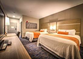 Best Western Plus Media Center Inn & Suites 2