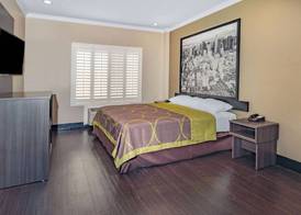 Super 8 by Wyndham North Hollywood 3