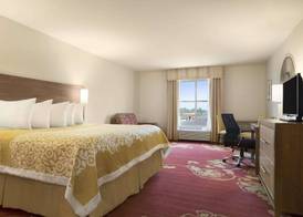 Days Inn & Suites by Wyndham Belmont 4