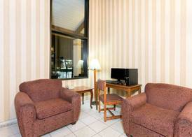 Super 8 by Wyndham Riviera Beach West Palm Beach 3