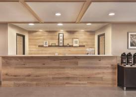 Country Inn & Suites by Radisson, Pella, IA 2