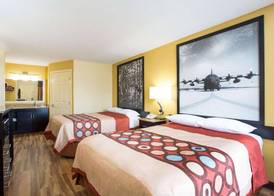 Super 8 by Wyndham Garner/Clayton/Raleigh 4