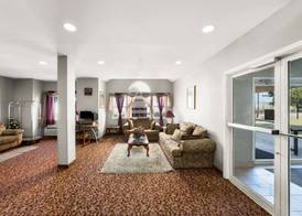 Econo Lodge Inn & Suites Mesquite - Dallas East 5