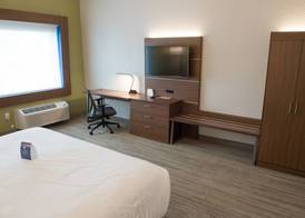 Holiday Inn Express & Suites ORLAND PARK - MOKENA by IHG 3