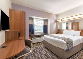 Microtel Inn & Suites by Wyndham Cadiz 4