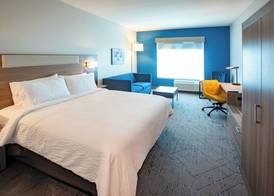 Holiday Inn Express & Suites Pensacola Airport North – I-10 by IHG 5