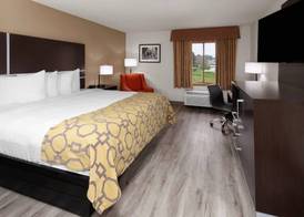Baymont by Wyndham Green Bay 5