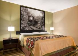 Super 8 by Wyndham Rantoul 4
