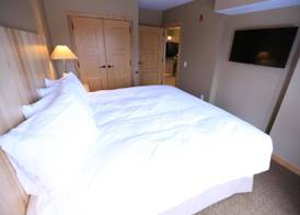 Burke Mountain Hotel 5