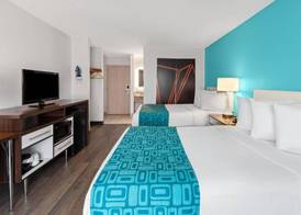 Howard Johnson by Wyndham Romulus Detroit Metro Airport 5