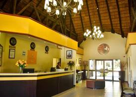 Cresta Riley's Hotel 4