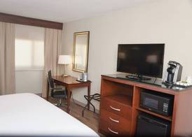 Holiday Inn BLMGTN ARPT SOUTH - MALL AREA by IHG 4
