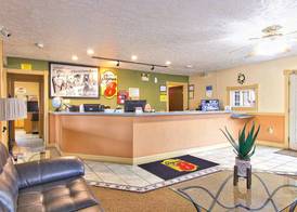 Super 8 by Wyndham Christiansburg 4