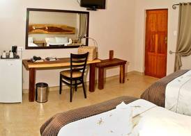 Cest Si Bon Hotel 3