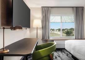 Fairfield Inn & Suites by Marriott Milwaukee West 5