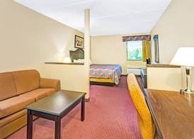 Days Inn & Suites by Wyndham Jeffersonville IN 4