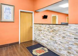 Super 8 by Wyndham Bellefontaine 3