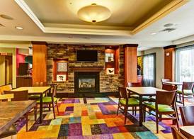 Fairfield Inn & Suites by Marriott State College 3