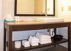 Country Inn & Suites by Radisson, Carlisle, PA 4