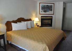 Cedar Inn & Suites 4