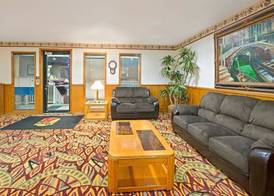 Super 8 by Wyndham Plano/Dallas Area 2