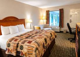 Days Inn by Wyndham Apple Valley Pigeon Forge/Sevierville 3