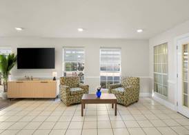 Rodeway Inn Garland Harbor Point 2