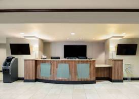Hotel Marguerite South Anaheim - Garden Grove, Trademark Collection by Wyndham 2