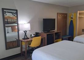 Days Inn & Suites by Wyndham Rocky Mount Golden East 4