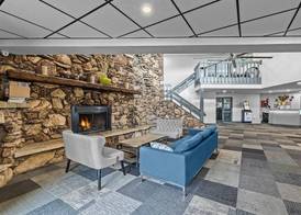 Ramada by Wyndham Stevens Point 4