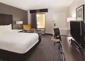 La Quinta Inn & Suites by Wyndham Charleston Riverview 5