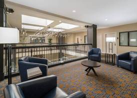 Best Western Plus Palm Court Hotel 4