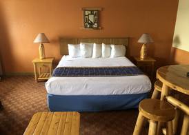 Days Inn & Suites by Wyndham Stevens Point 5
