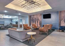 La Quinta Inn & Suites by Wyndham Decatur 3