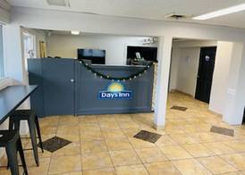 Days Inn and Suites by Wyndham Port Huron 3