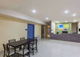 Days Inn by Wyndham Baton Rouge Airport 3