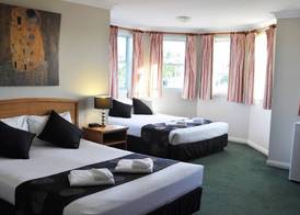 Meadowbrook Hotel Brisbane 4