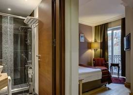 No11 Hotel & Apartments 4
