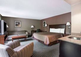 Days Inn by Wyndham Westminster 5